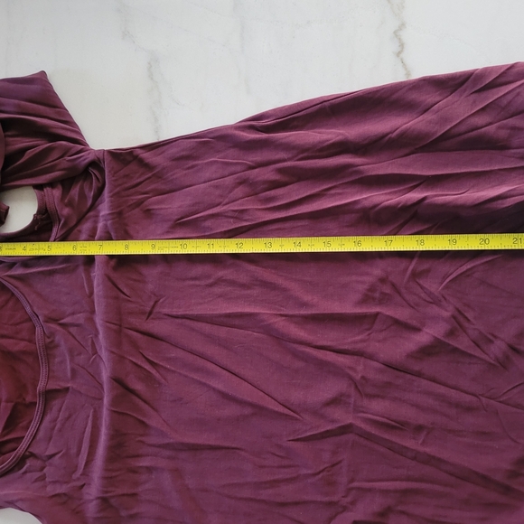 Aeropostale Cold Shoulder Maroon Ribbed Tee Size Medium - Picture 4 of 7